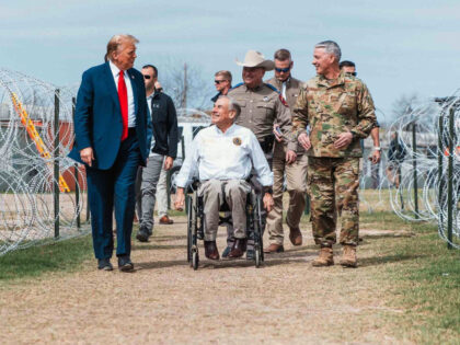 President Donald Trump and Governor Greg Abbott along the Texas border with Mexico. (FILE: