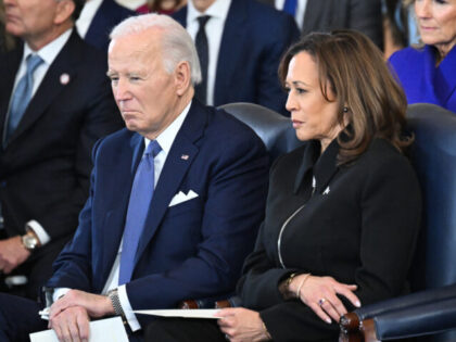 (L-R) US President Joe Biden and Vice President Kamala Harris attend the inauguration cere