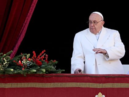 VATICAN CITY, VATICAN - DECEMBER 25: Pope Francis delivers his Christmas Urbi Et Orbi Bles